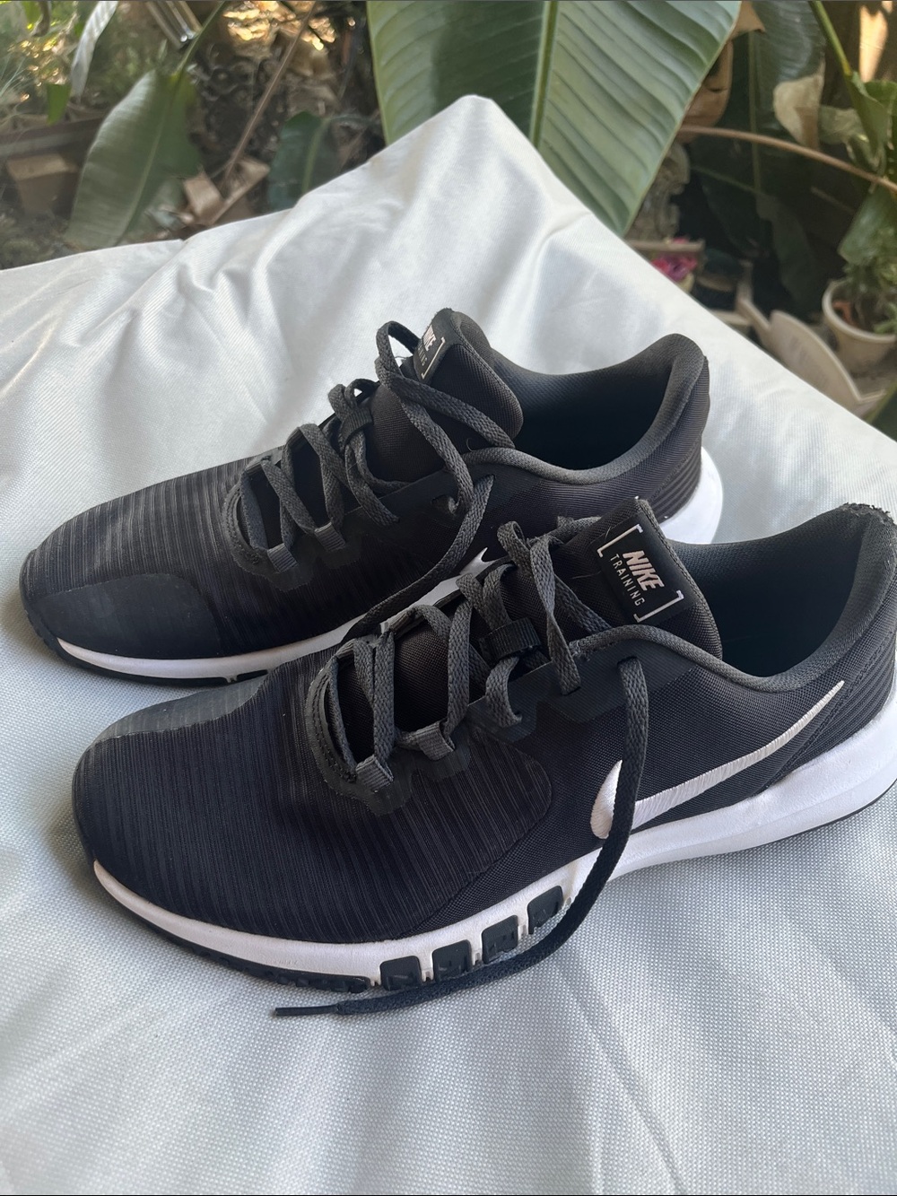 Nike Men’s Black and White Athletic Running Shoes